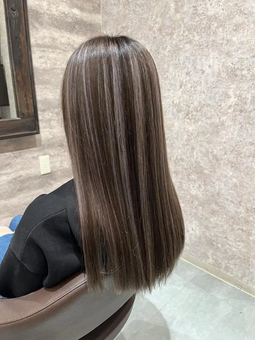 ロング カラー ブリーチ ダブルカラー グラデーションカラー ハイライトカラー インナーカラー Blanco Color&Careのヘアスタイル