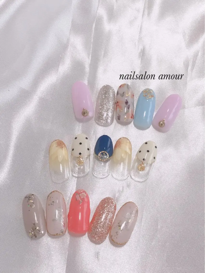 ネイル ストーンネイル nailsalon ♡amour♡のネイルデザイン
