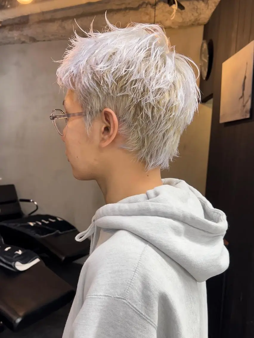 メンズ ブリーチダブルカラー 元町三宮/三ノ宮のヘアスタイル