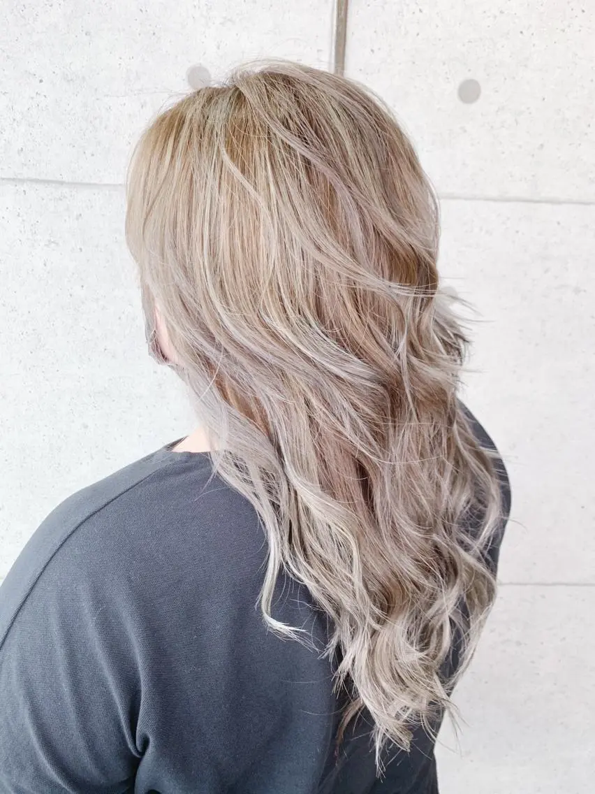 ロング ヘアカラー トリートメント 福森 みずきのヘアスタイル