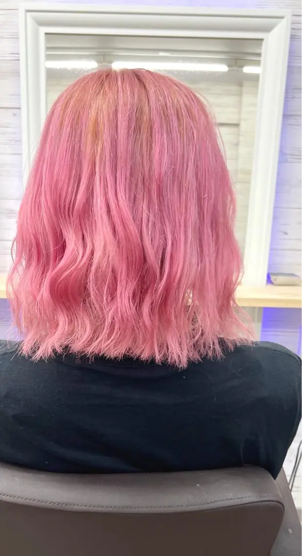 セミロング カラー ヘアアレンジ ブリーチ ケアブリーチ ハイトーンカラー ピンクカラー カット ヘアカラー トリートメント 枝毛カット&髪質改善 満足NO.1岡しゃんのヘアスタイル