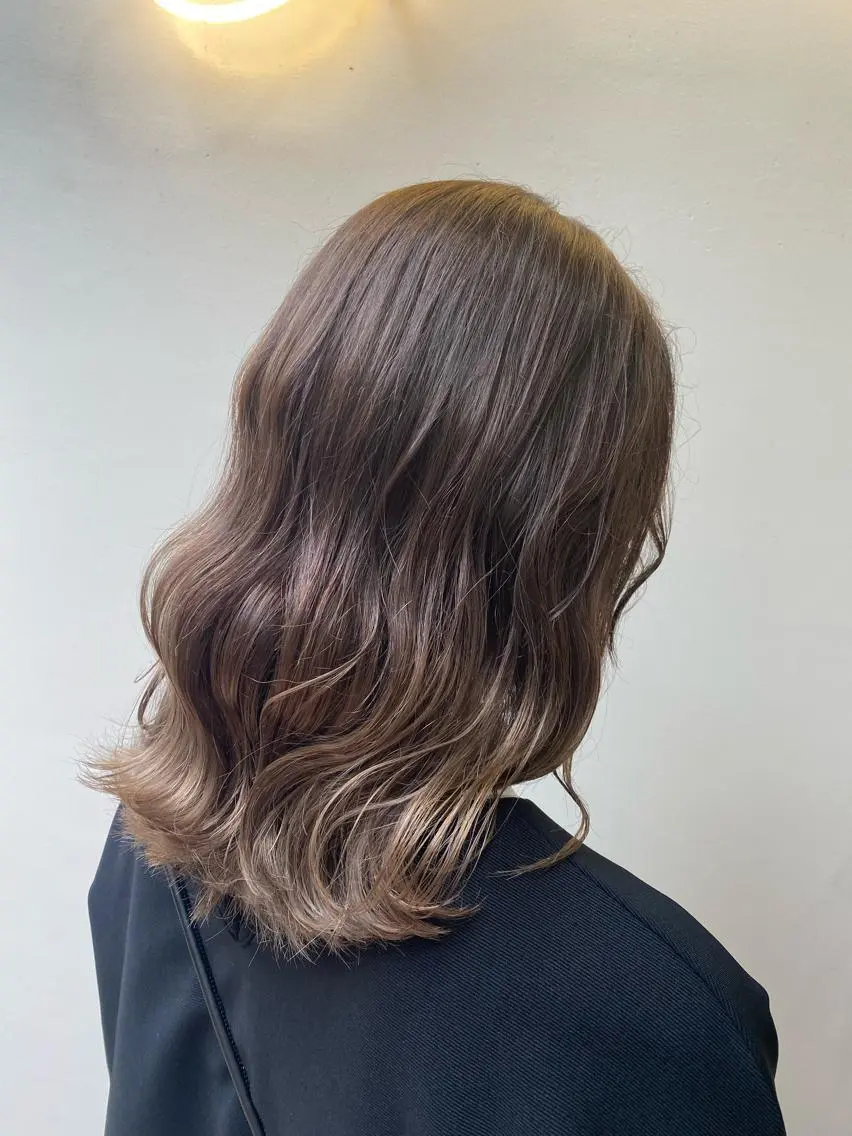 ミディアム カット ヘアカラー ダブルカラー🌈 miinaのヘアスタイル