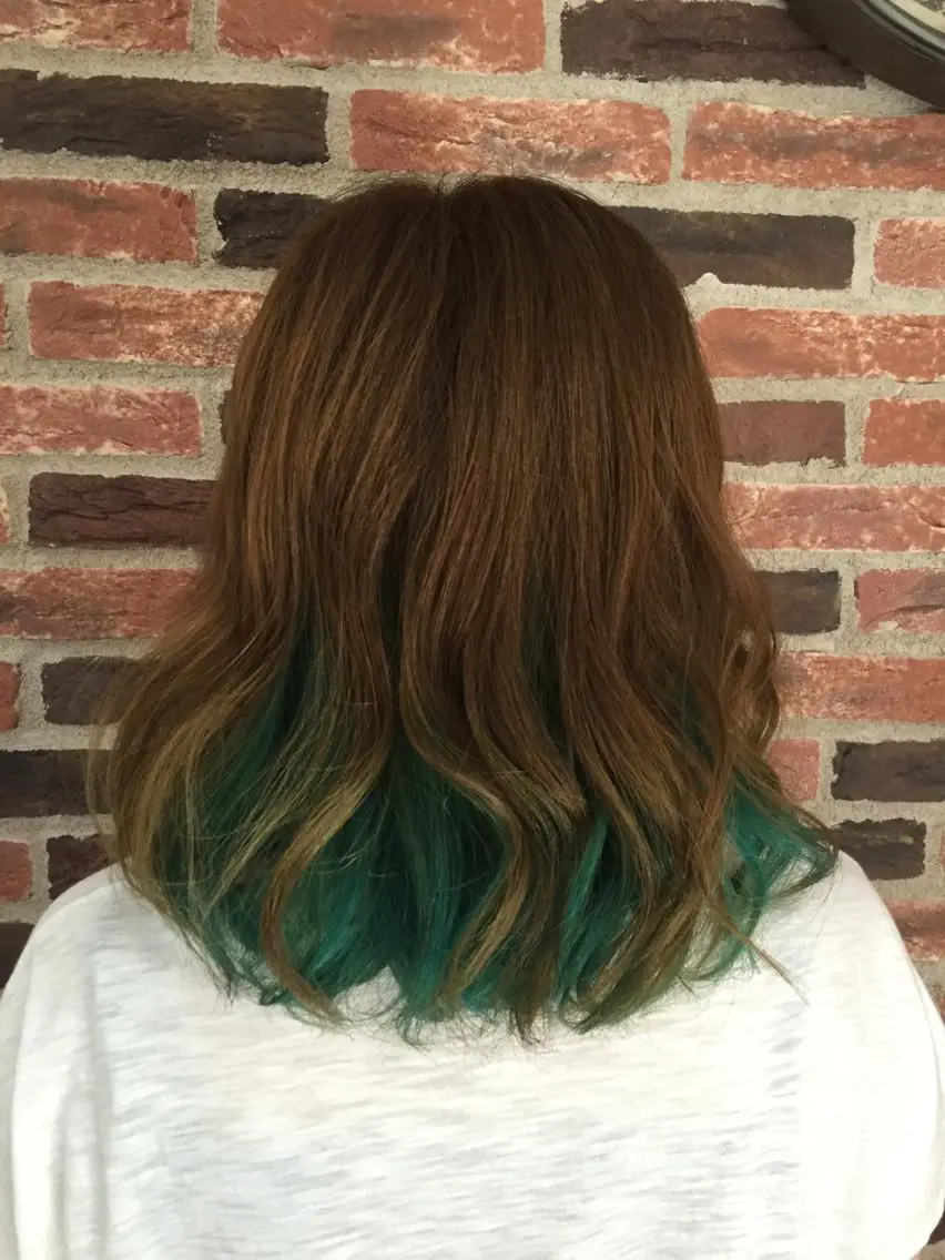 ミディアム セミロング カラー インナーカラー メンズ特化美容師 カラー専門ぺーターのヘアスタイル