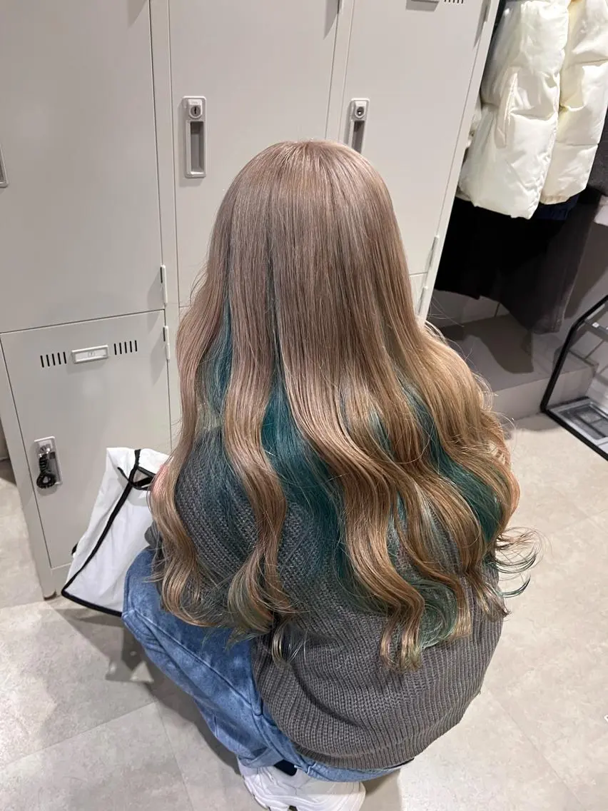 セミロング カラー ヘアアレンジ 🩵 JURI🩵のヘアスタイル