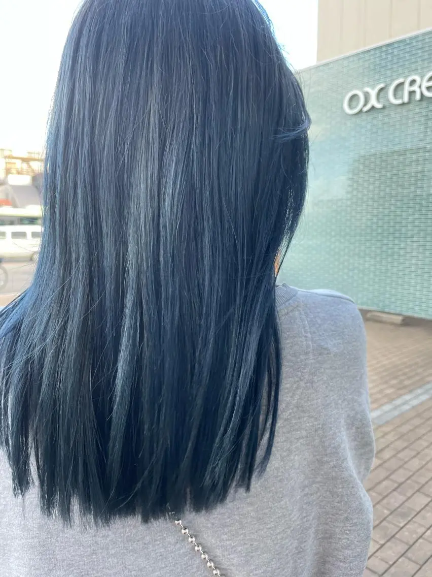 ロング カラー ブリーチ ブルーカラー Canon/ インナーカラー/小倉のヘアスタイル