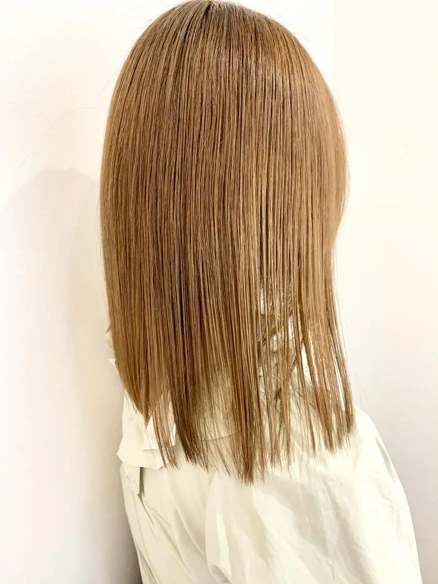 セミロング カラー i'll 未空のヘアスタイル