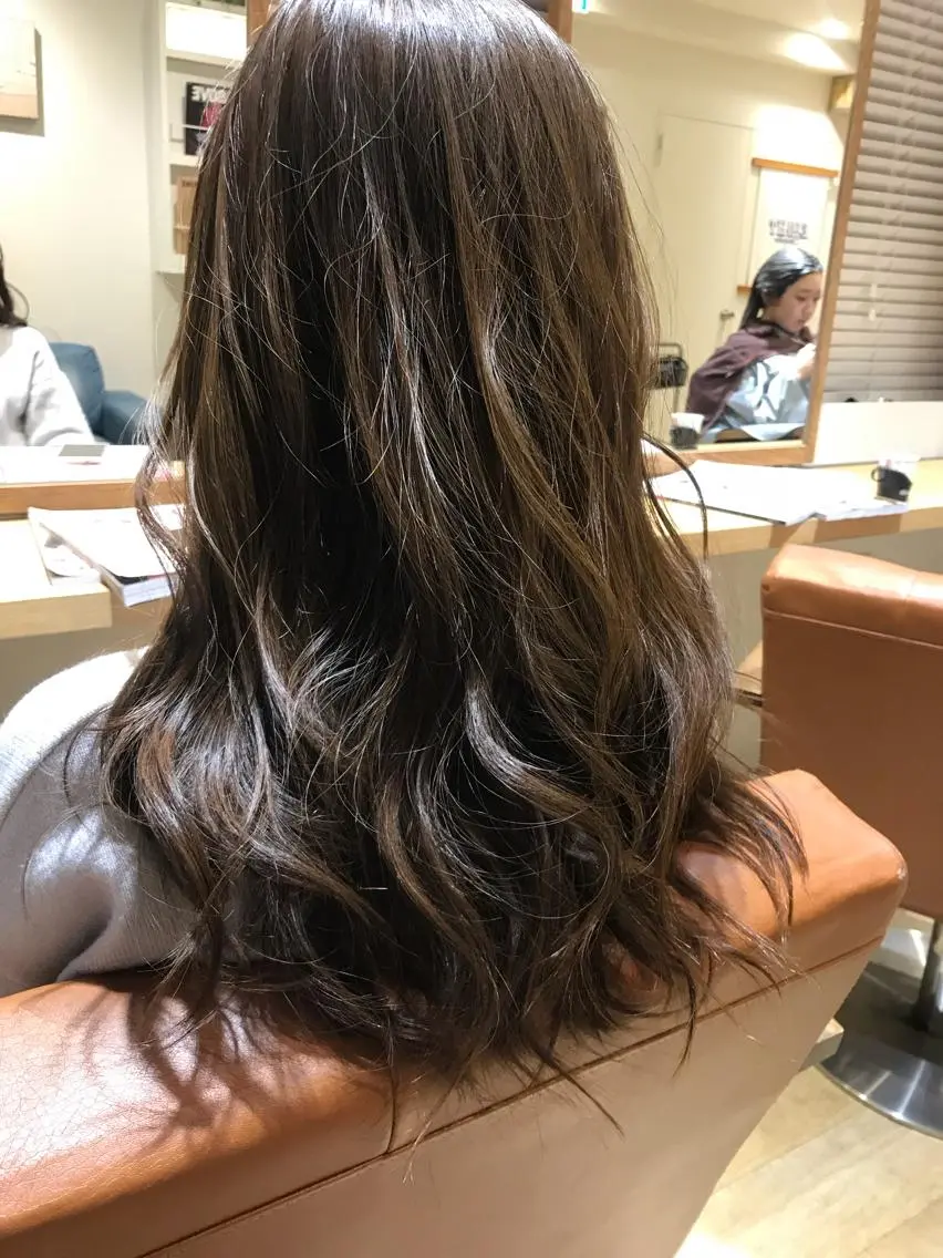 セミロング カラー アッシュ ベージュカラー イルミナカラー 色気レイヤー& ショートはお任せ🌟のヘアスタイル