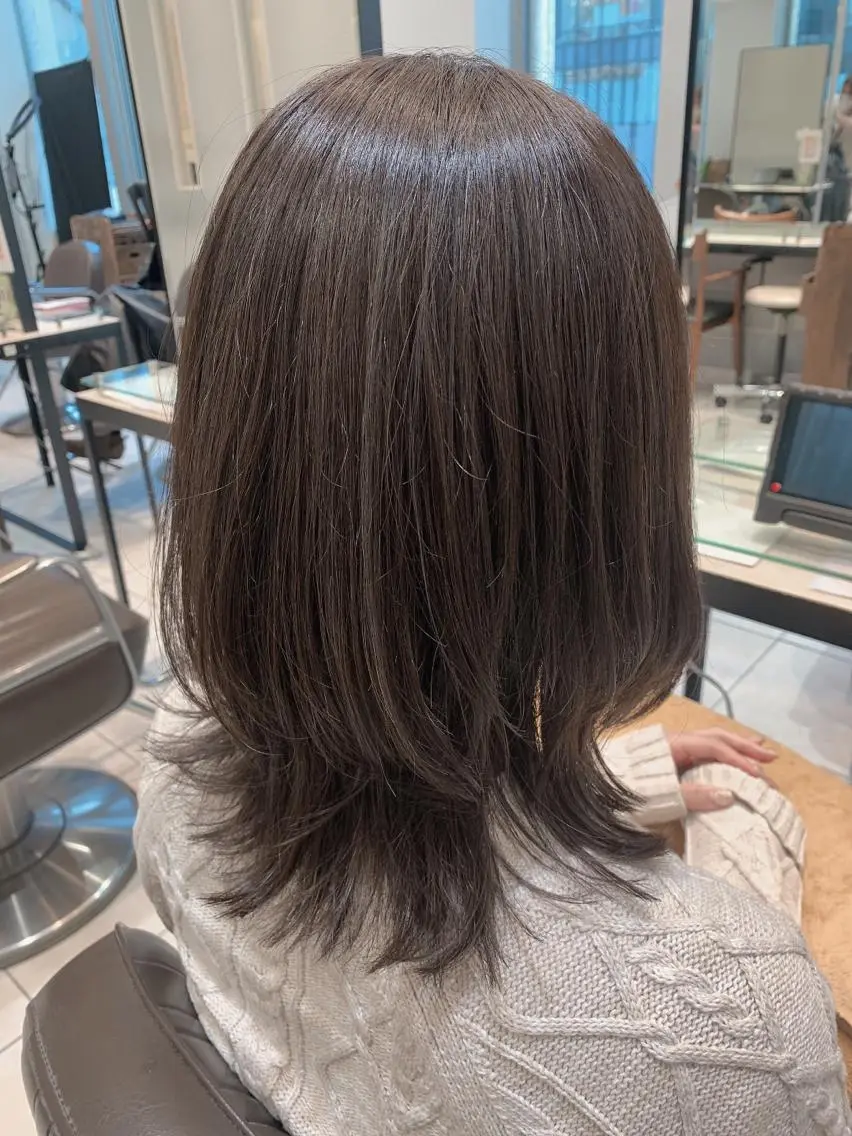 ミディアム カラー ミディアムレイヤー ハイライトカラー ハイライト レイヤーカット カット ヘアカラー トリートメント 🦖鶴岡 香純🦖のヘアスタイル