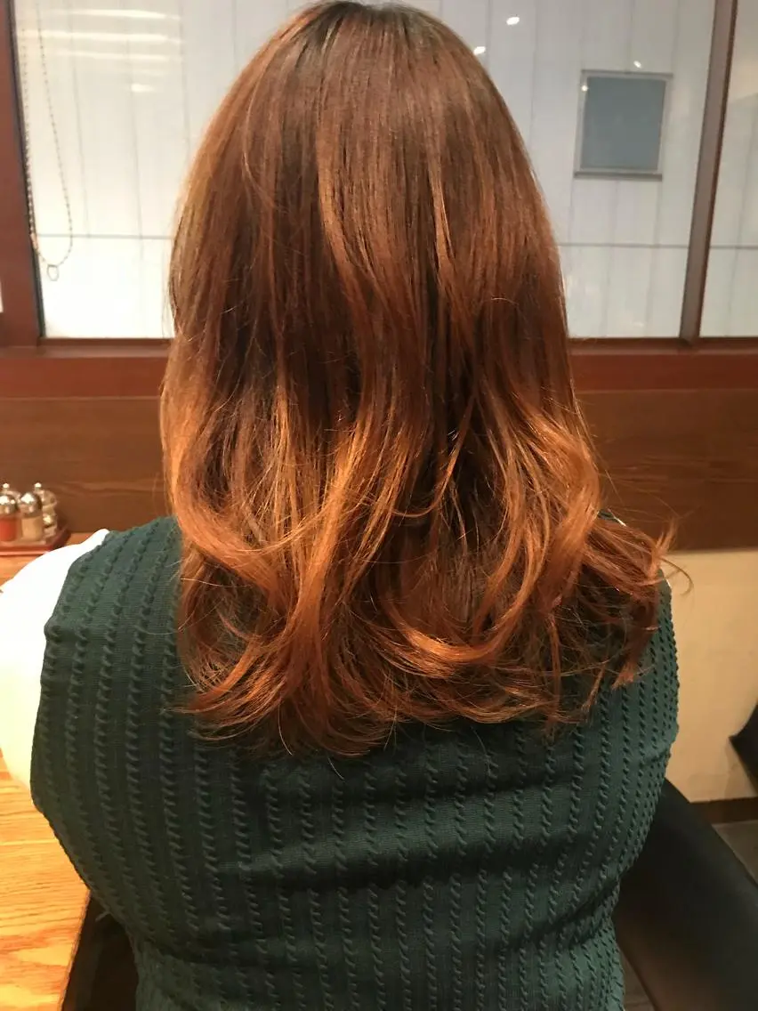 セミロング カラー オレンジ 銀座フリーランススタ イリストMIYUKIのヘアスタイル