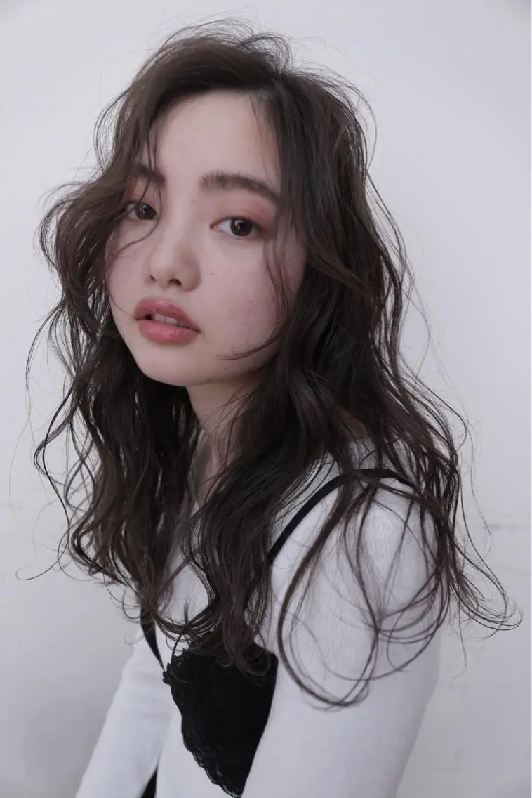 ロング e rikaのヘアスタイル