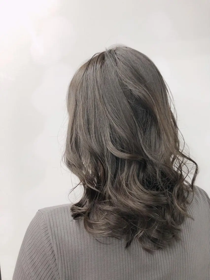セミロング ヘアカラー トリートメント 似合わせ×レイヤー× 髪質改善×t.yのヘアスタイル