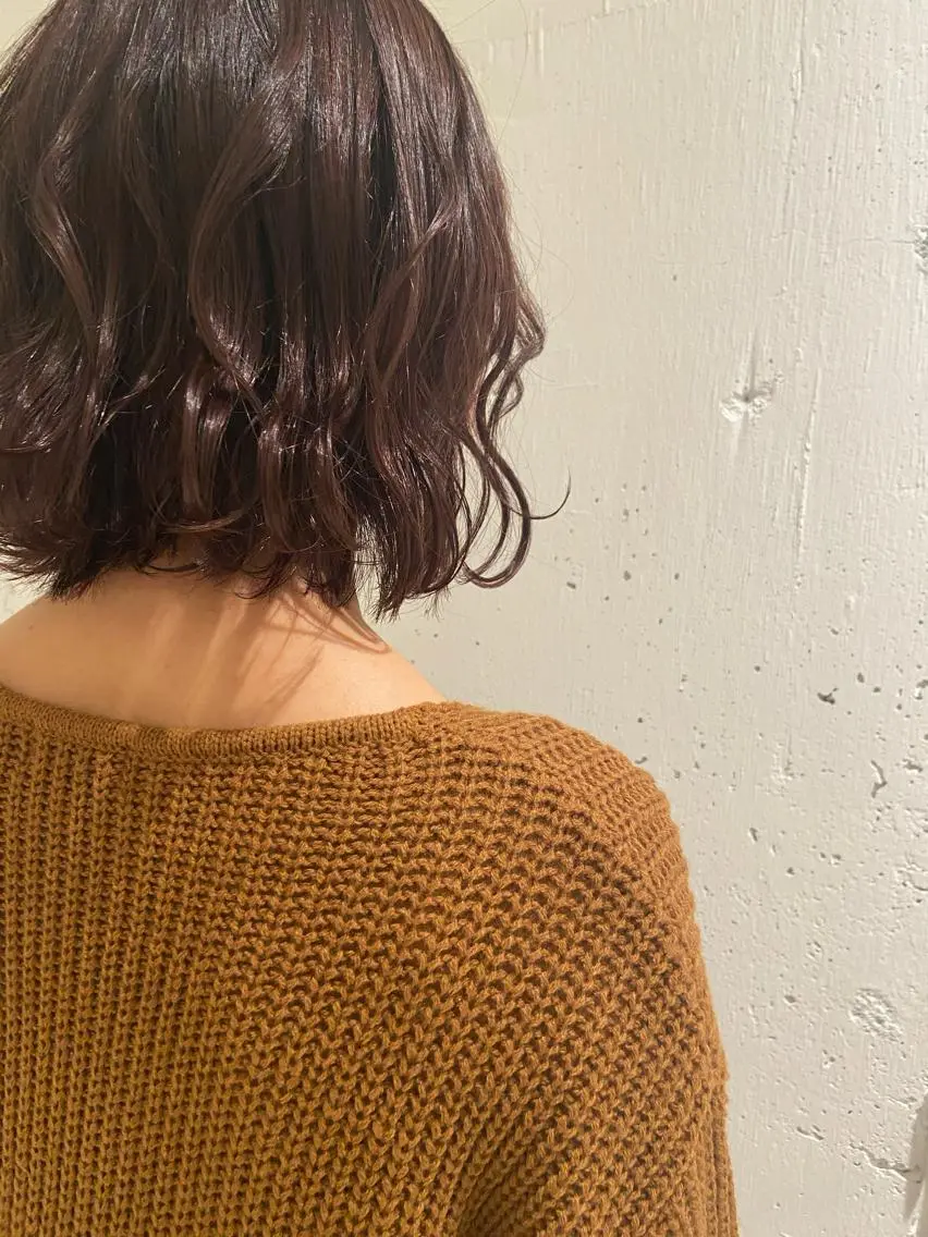 ミディアム カラー カジュアルを女っぽく 𝗮𝘆𝗮𝗰𝗼のヘアスタイル