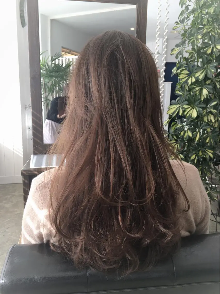 ロング 佐山 眞紀のヘアスタイル
