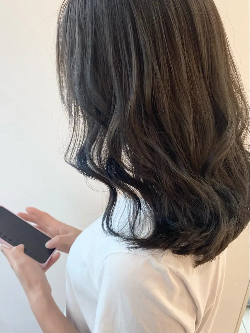 ミディアム カラー グレージュ カット ヘアカラー 西山梨々【5/1〜 復帰致します🌼】のヘアスタイル