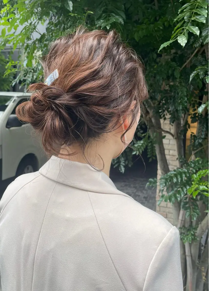 セミロング ヘアアレンジ kana .のヘアスタイル