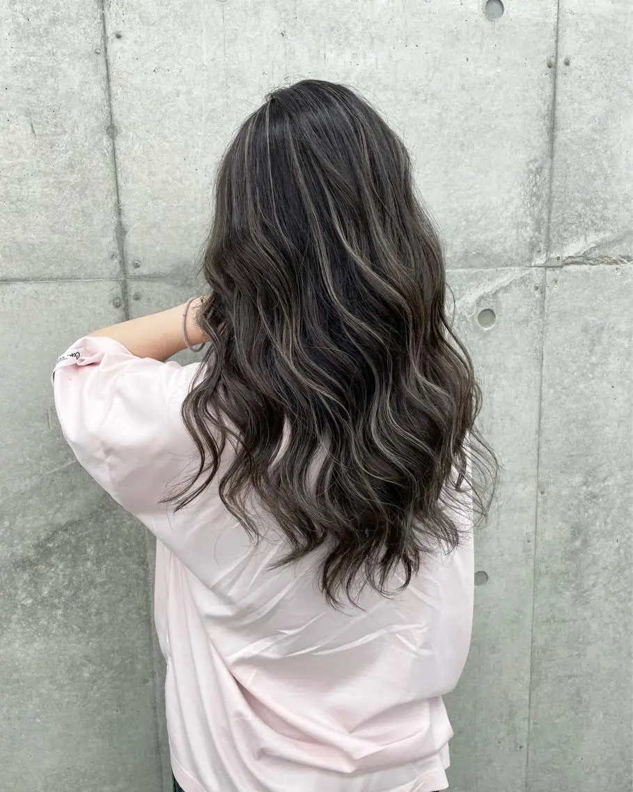 ロング 手島 カミラのヘアスタイル