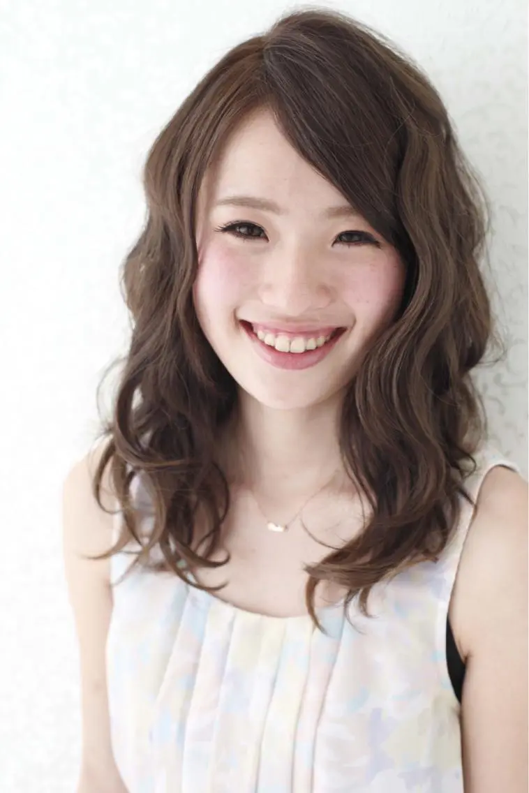 セミロング カラー パーマ embrace エンブレイスのヘアスタイル