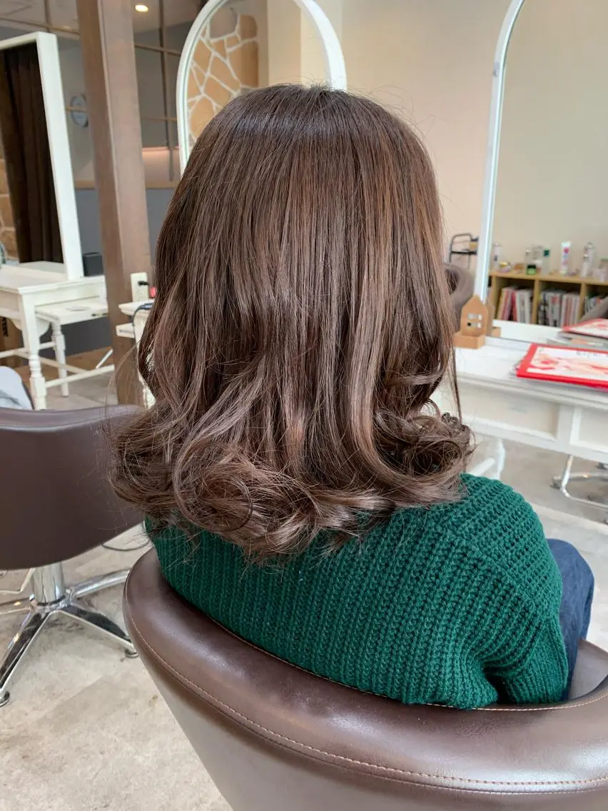 セミロング カラー アッシュ ピンクカラー ピンクアッシュ ヘアカラー 不動令 認定カラーリストのヘアスタイル