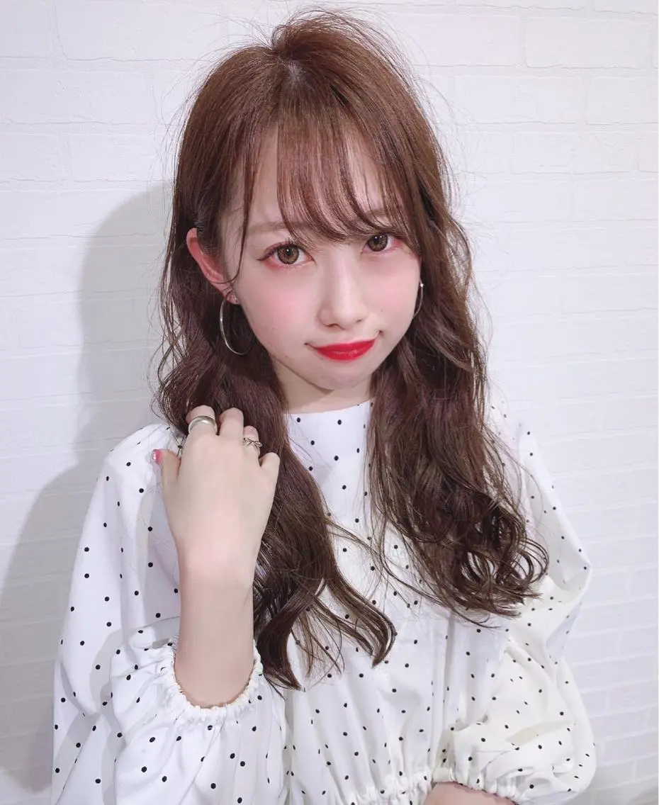 セミロング カラー ベージュカラー ピンクカラー ピンクベージュ ハイトーン✨髪質改善 ✨スパ得意✨ミヤタのヘアスタイル