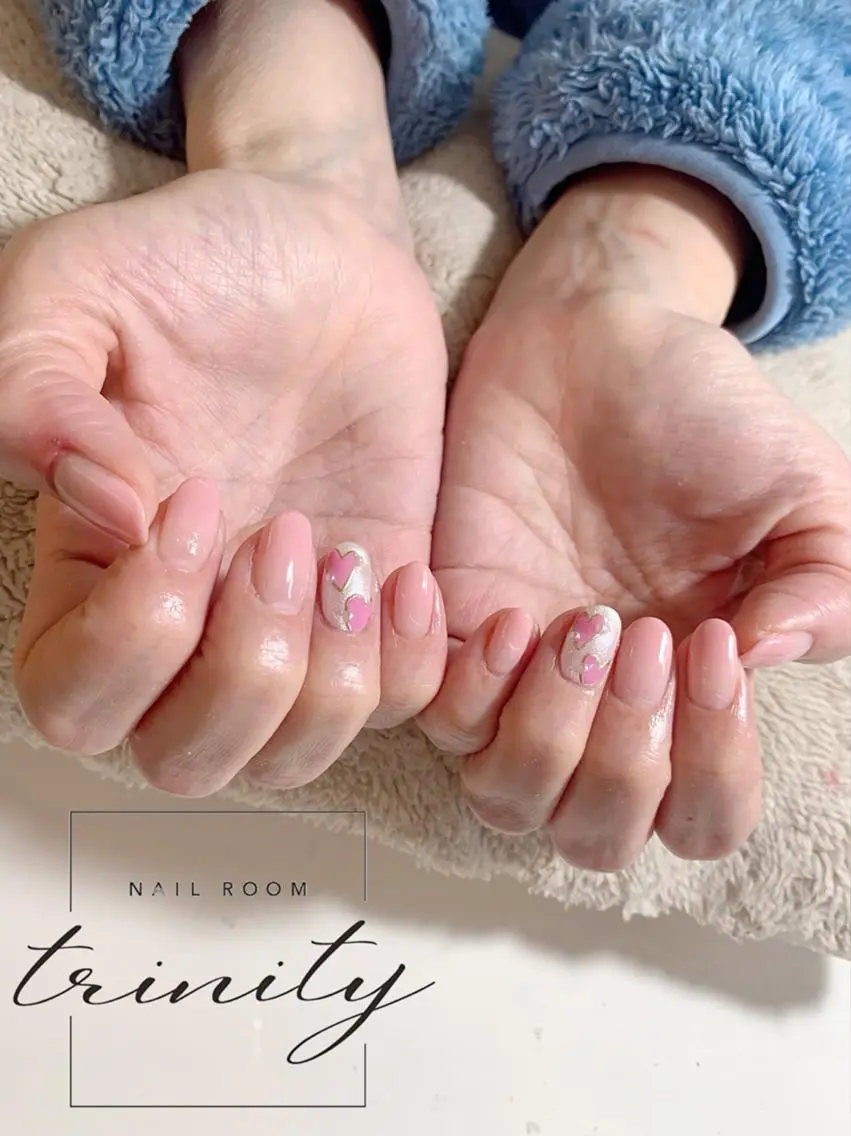 ネイル ハンドネイル Trinity ネイリストスタッフのネイルデザイン