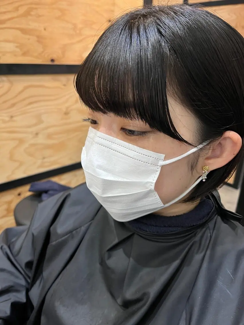 ミディアム カラー パーマ ヘアアレンジ メンズ キッズ ネイル マツエク・マツパ アイブロウ ミディアムパーマ メンズハイライト メンズパーマ ブラウンカラー ケアカラー 久木原 ゆりのヘアスタイル