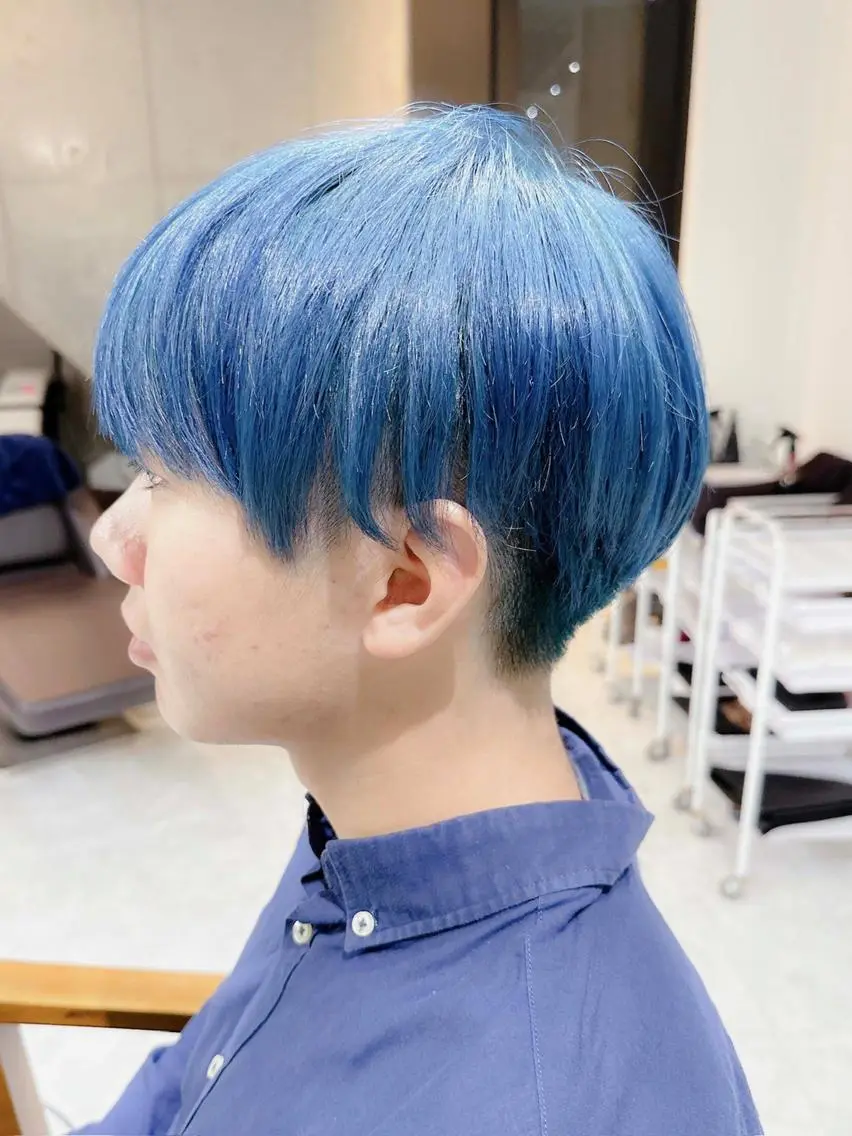 カラー メンズ メンズブリーチ メンズハイトーン マッシュ ブリーチ ブルーカラー DAYS Men’sのヘアスタイル