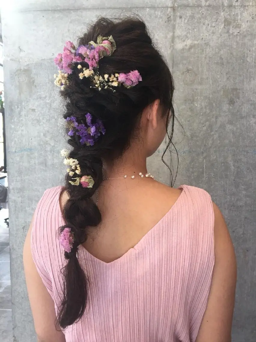 ロング ヘアアレンジ 谷 結奈のヘアスタイル