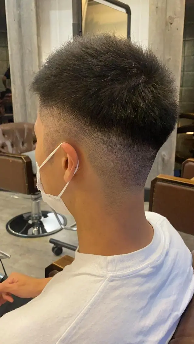 ショート メンズ フェードカット カット ヘッドスパ ヘアセット 🟢NEGi🟣 🫧髪質改善のヘアスタイル