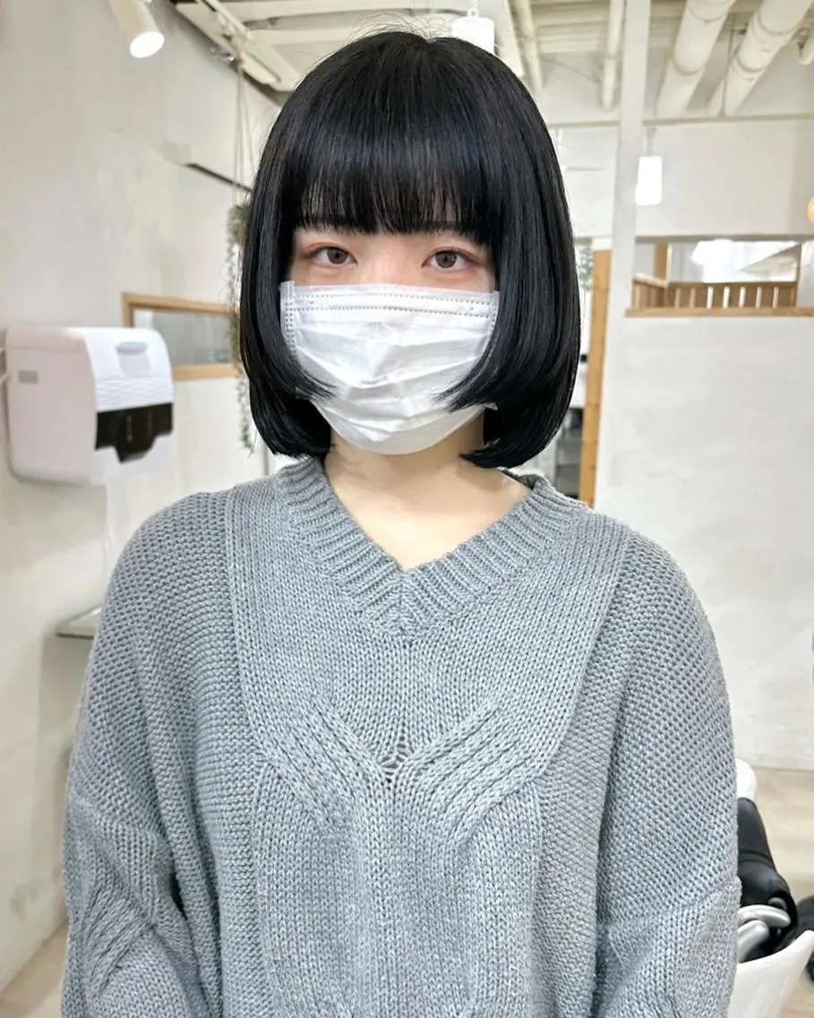 ショート カラー パーマ 切りっぱなしボブ 前下がりボブ ショートボブ 黒髪 イヤリングカラー 髪質改善 縮毛矯正/ レイヤー/銀座/本木のヘアスタイル