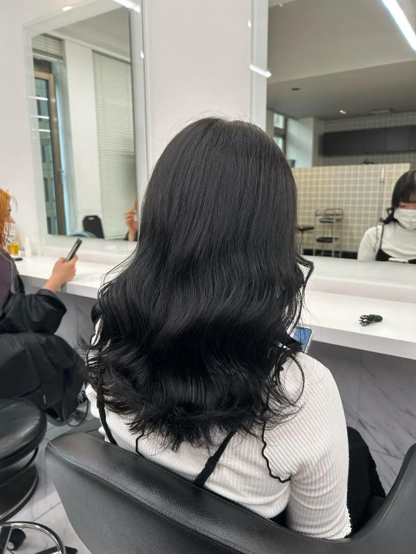 セミロング カラー パーマ ヘアアレンジ メンズ キッズ ネイル マツエク・マツパ アイブロウ 🦋縮毛/韓国レイヤ ー/透明感カラー🦋のヘアスタイル