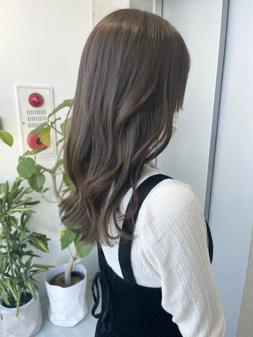 ロング カラー パーマ ヘアアレンジ 透明感/オリーブ/ グレージュ/YUKAのヘアスタイル