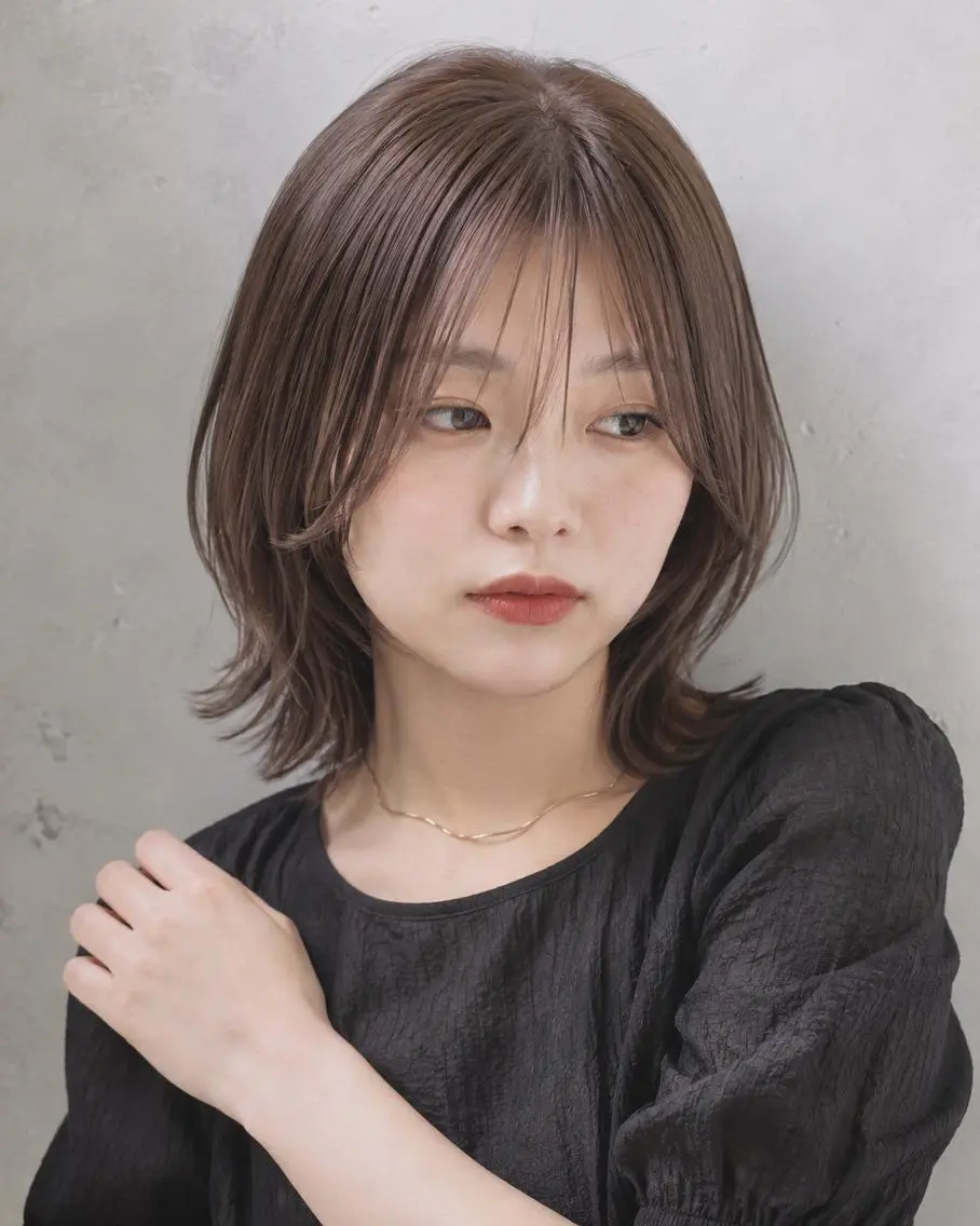ミディアム ブリーチなし透明感 カラー🌷宮部楓奈のヘアスタイル