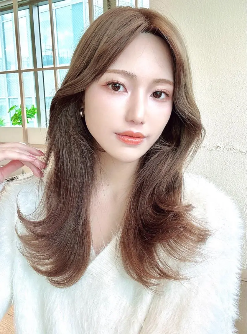 セミロング くびれヘア 顔まわりレイヤー 韓国風ヘア レイヤーカット 似合わせカット カット ヘアカラー トリートメント 市原 大翼のヘアスタイル
