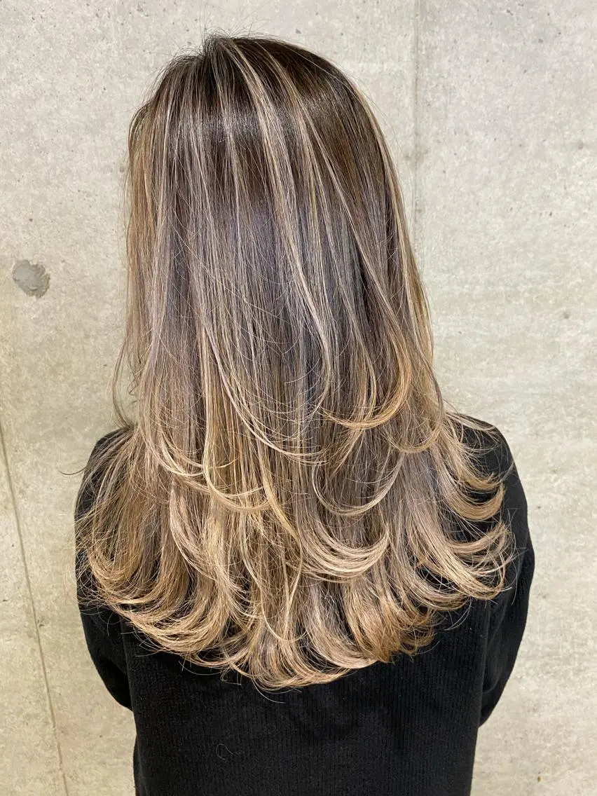 セミロング カラー バレイヤージュ ブリーチ ケアブリーチ グラデーションカラー ハイライトカラー ヘアカラー 🧡ショートの達人 🧡SHOのヘアスタイル