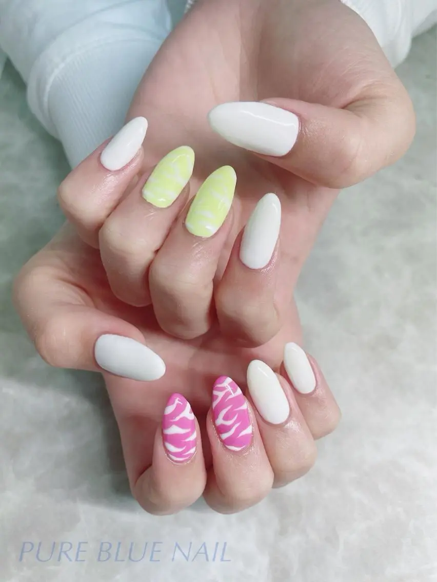 ネイル PURE BLUE NAILのネイルデザイン
