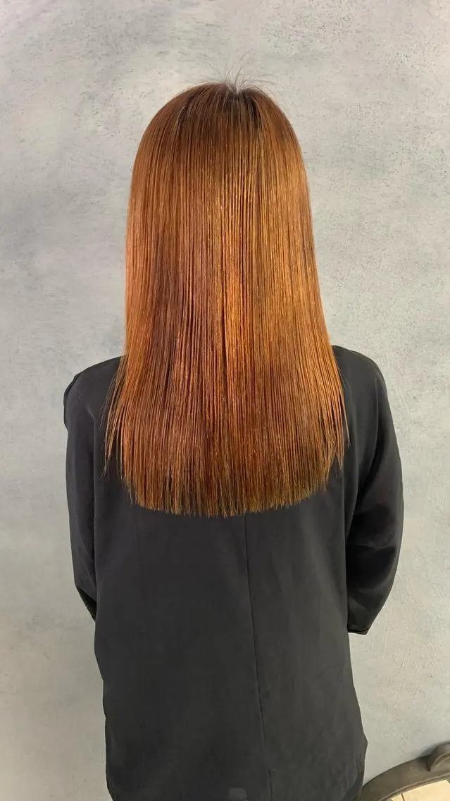 セミロング 嶋田 久純のヘアスタイル