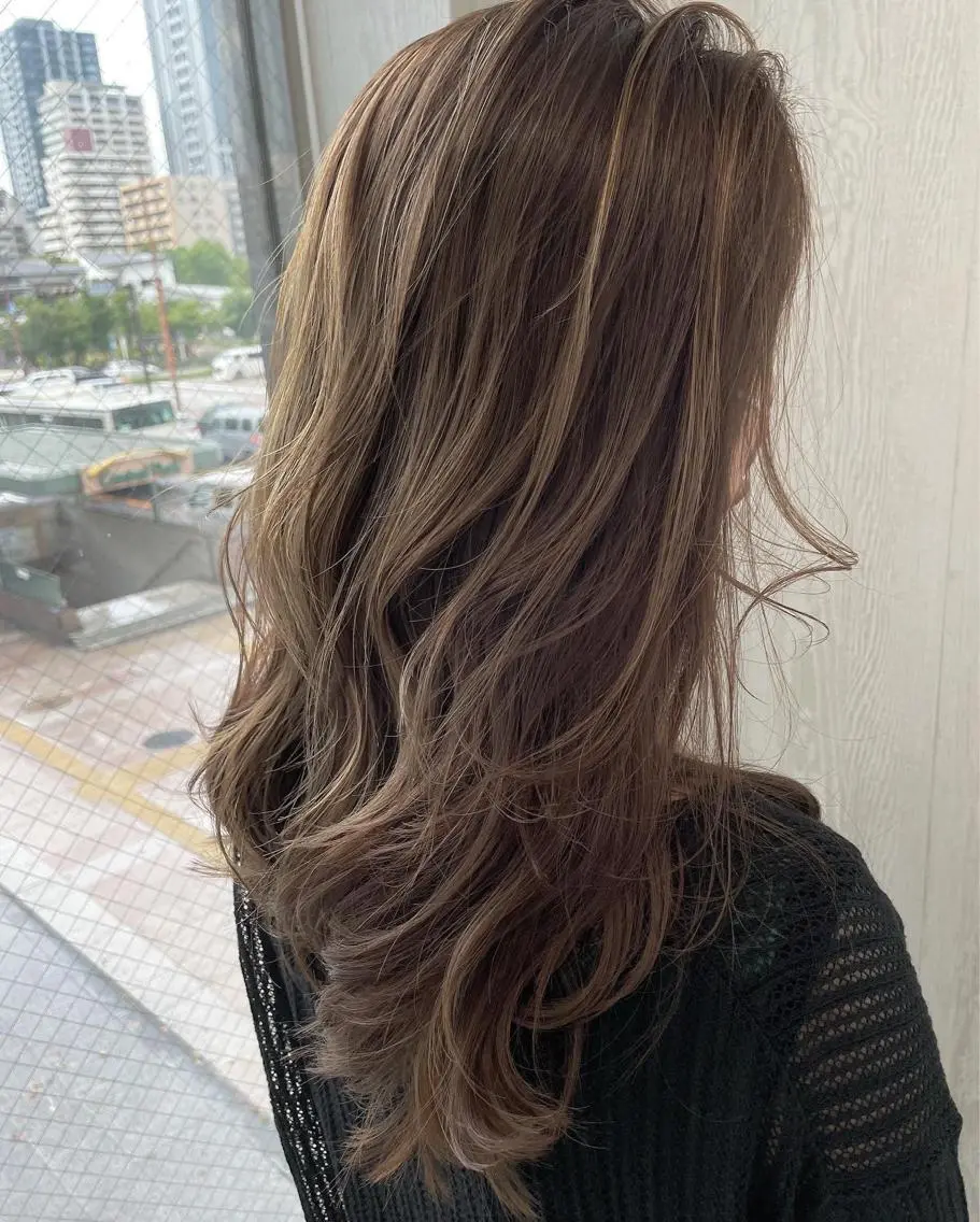 ロング カラー アッシュ ベージュカラー 透明感カラー ハイライトカラー ミルキーベージュ ヘアカラー トリートメント 河合秀明/ショート /ボブ/レイヤーのヘアスタイル