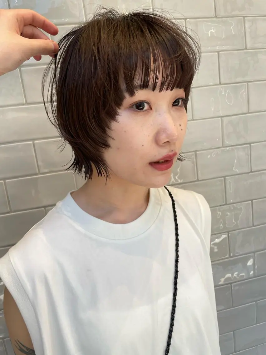 ショート カラー カット ヘアカラー トリートメント ブリーチ😼 ボブ✍️レイヤーのヘアスタイル