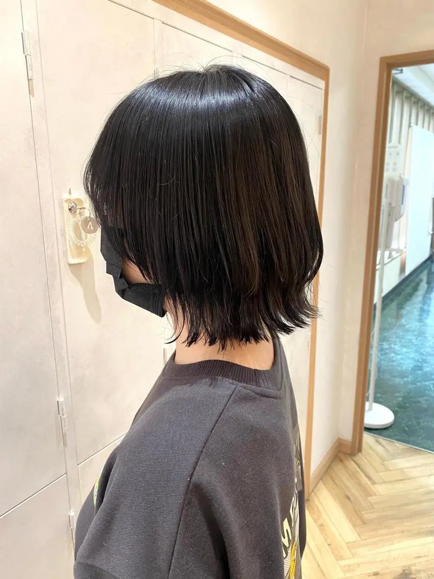 ショート ヘアカラー 原 朱莉のヘアスタイル
