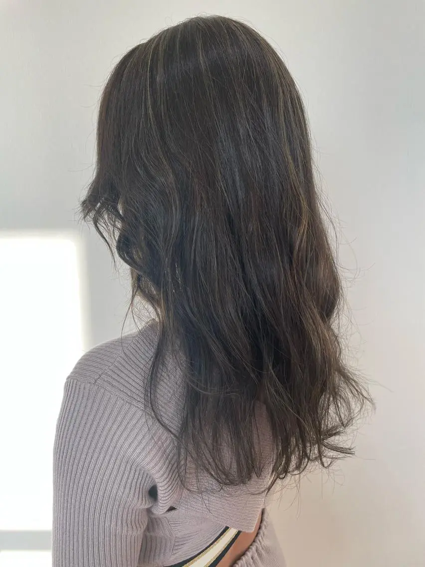 セミロング 🤍透明感カラー🤍 三浦瑠璃のヘアスタイル
