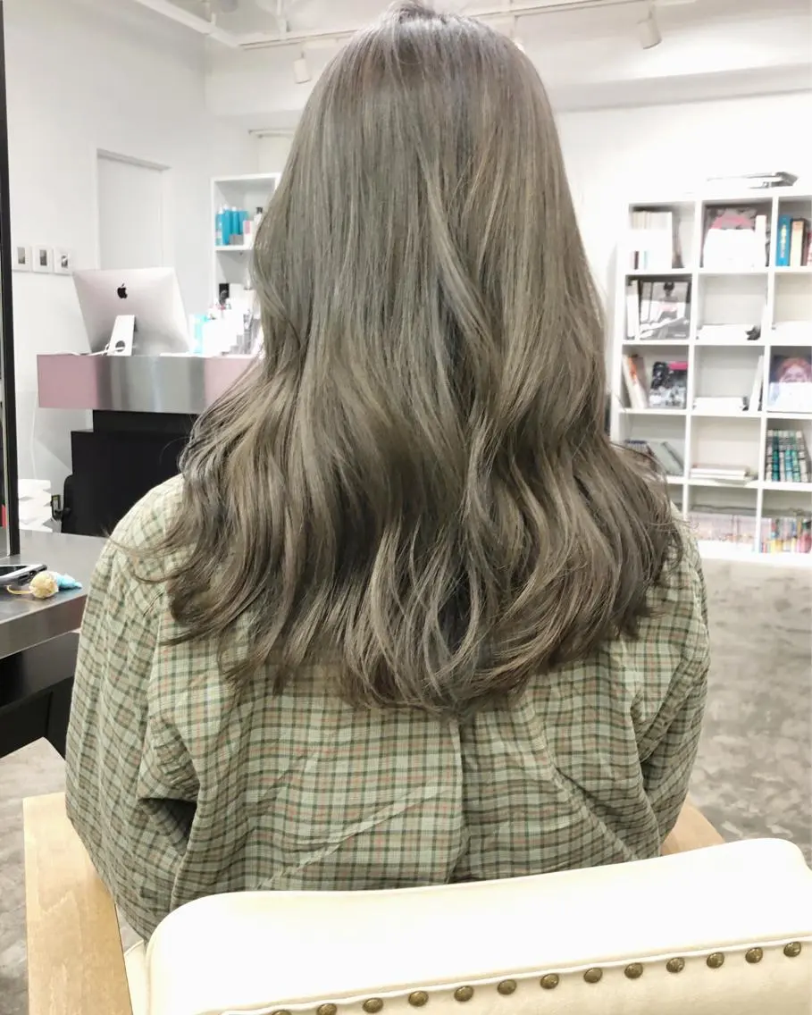 ロング カラー メンズ アッシュ カット ヘアカラー トリートメント ♡MIHO♡ スタイリストのヘアスタイル