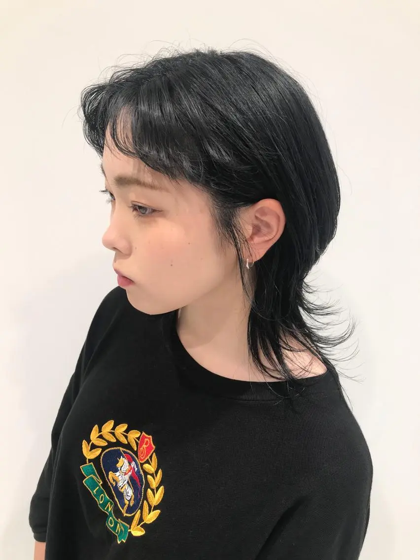 ショート カラー ヘアアレンジ ブリーチ ブルーカラー ダークグレー バイオレットカラー 特別モデル価格 タカシマイッセイのヘアスタイル