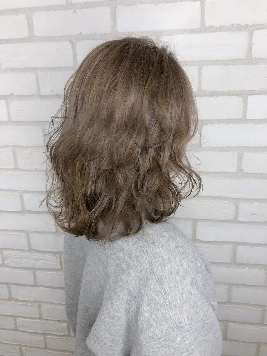 ショート カラー 小島 侑衣のヘアスタイル