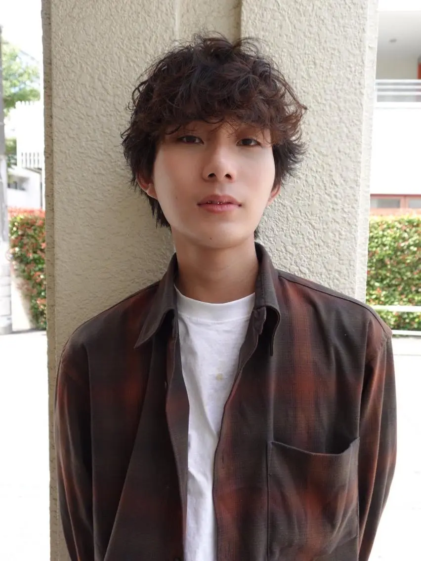 ショート カラー パーマ メンズ メンズバレイヤージュ メンズブリーチ メンズハイライト メンズパーマ アッシュ カット トリートメント CEINEloq 学芸大学のヘアスタイル