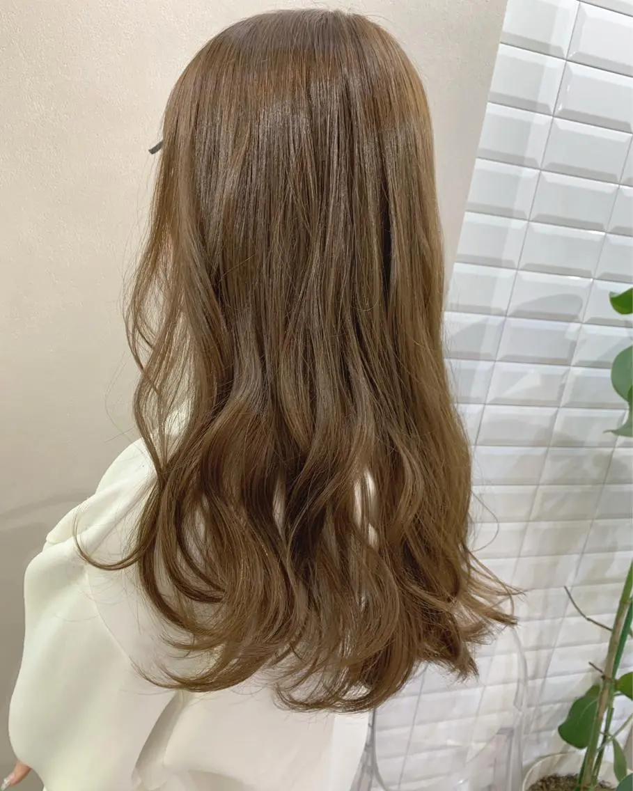 ロング カラー ベージュカラー ブリーチ ブリーチなしカラー hubhair レイヤー/透明感のヘアスタイル