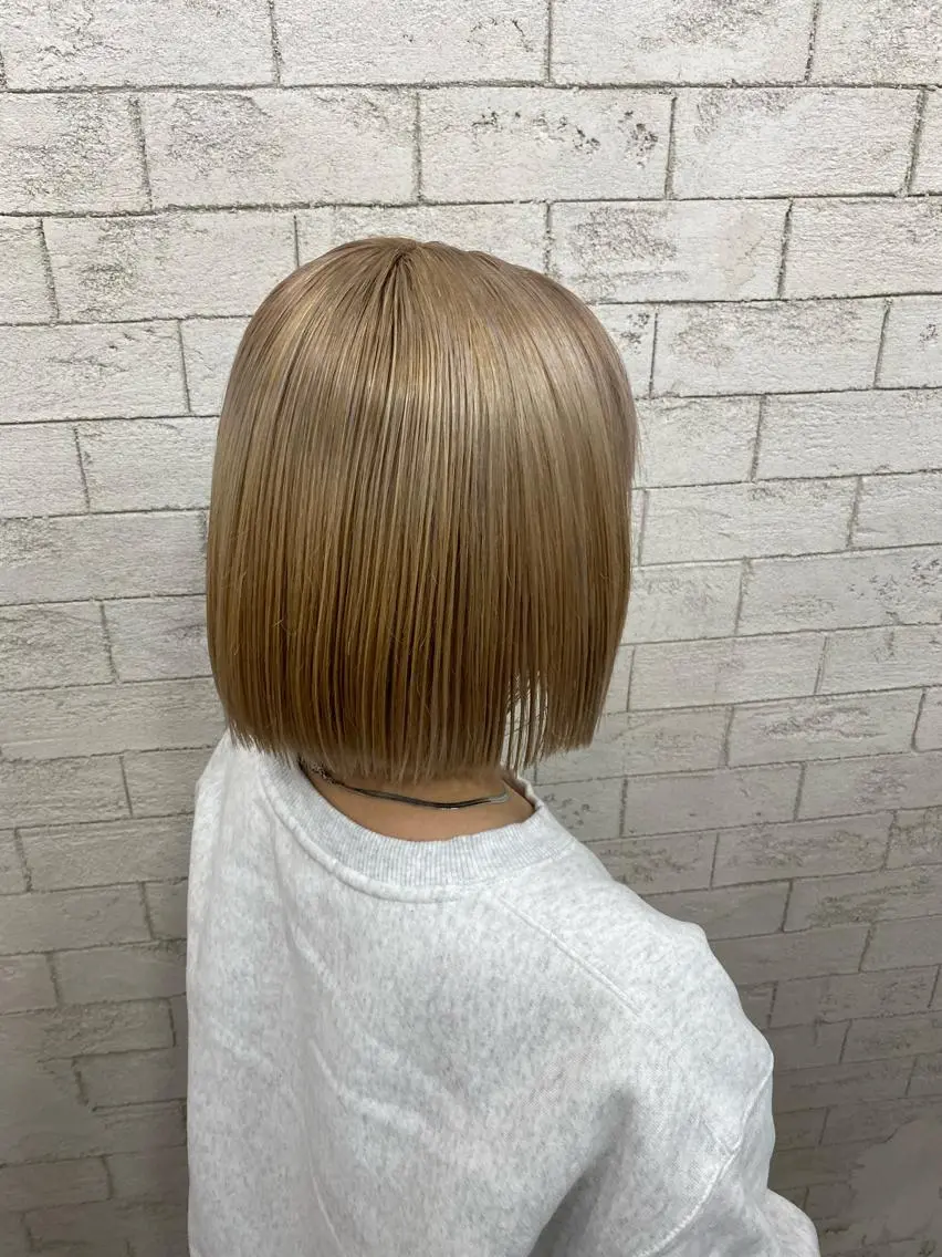 ミディアム カラー アッシュ ミルクティーアッシュ ヘアカラー グレージュ達人/赤み 消し/ブリーチ/岩崎のヘアスタイル