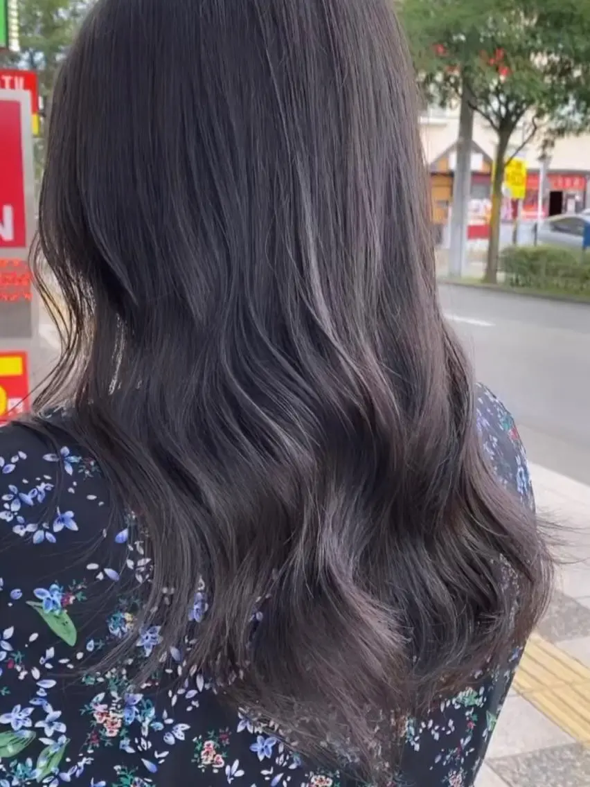 ロング カラー ハイライトカラー ハイライト 【育休中】EARTH 荒井店HARUNAのヘアスタイル