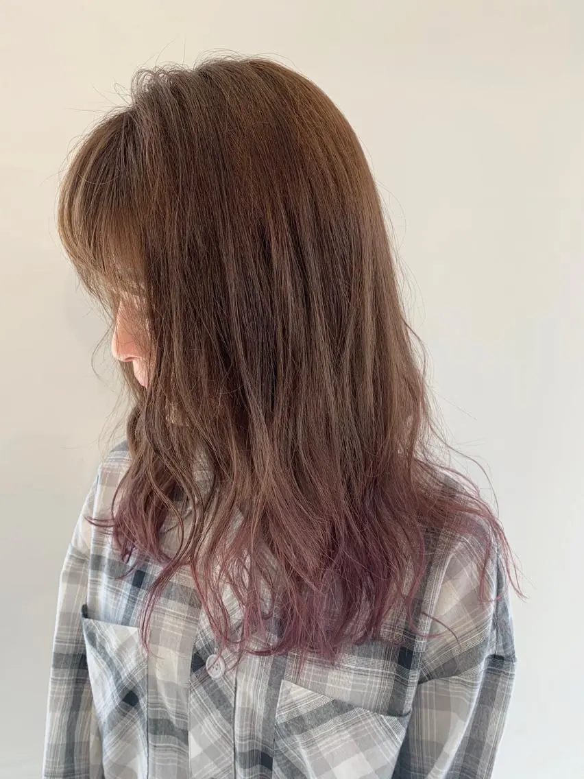 ロング カラー パーマ ヘアアレンジ ベージュカラー グラデーションカラー ピンクカラー 加藤 綾華のヘアスタイル