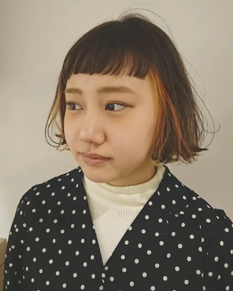 ショート カラー 切りっぱなしボブ ブリーチ インナーカラー オレンジ イエローカラー coii コイ【原宿/表参道】のヘアスタイル
