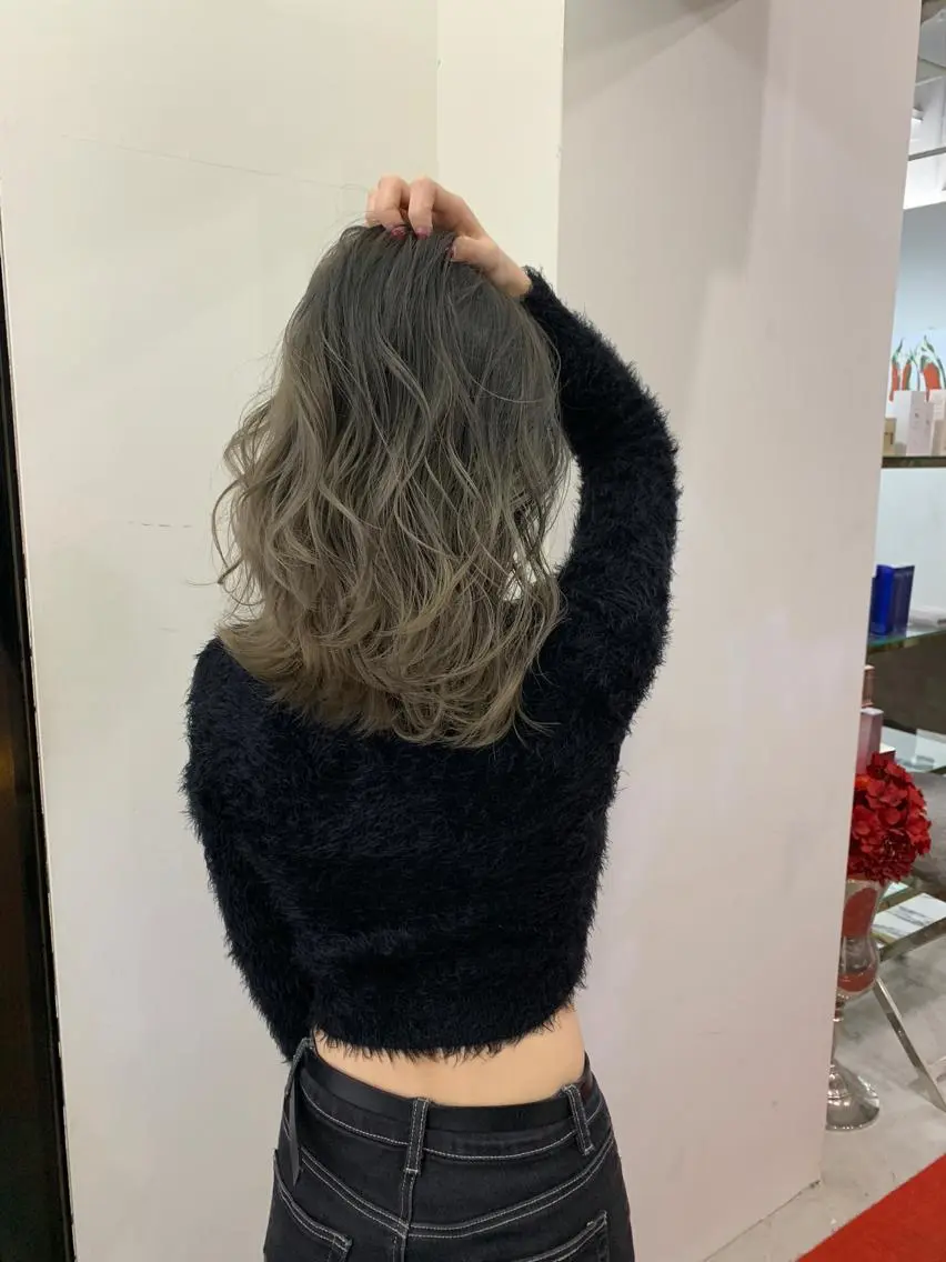 ミディアム カラー バレイヤージュ レイヤーカット エクステ（レミー毛） NINEのヘアスタイル